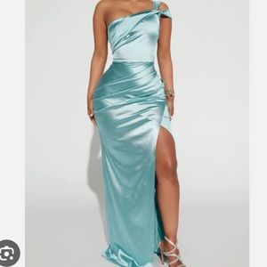 Fashion nova satin light blue maxi dress beautiful and comfortable
